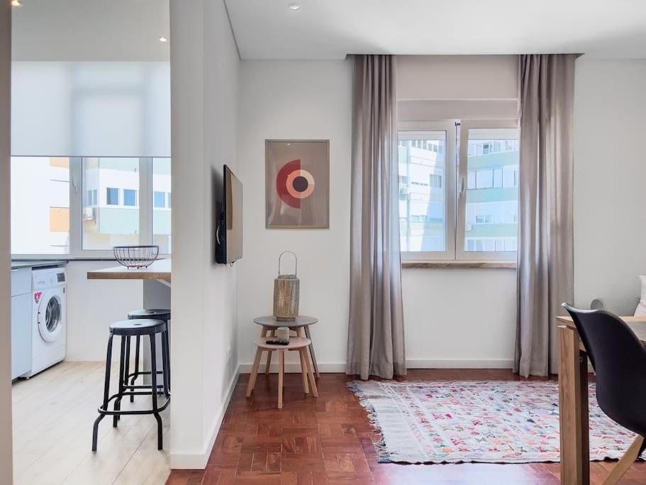 Olaias Lisbon 2 Bed Near Metro 2 Apartment ภายนอก รูปภาพ
